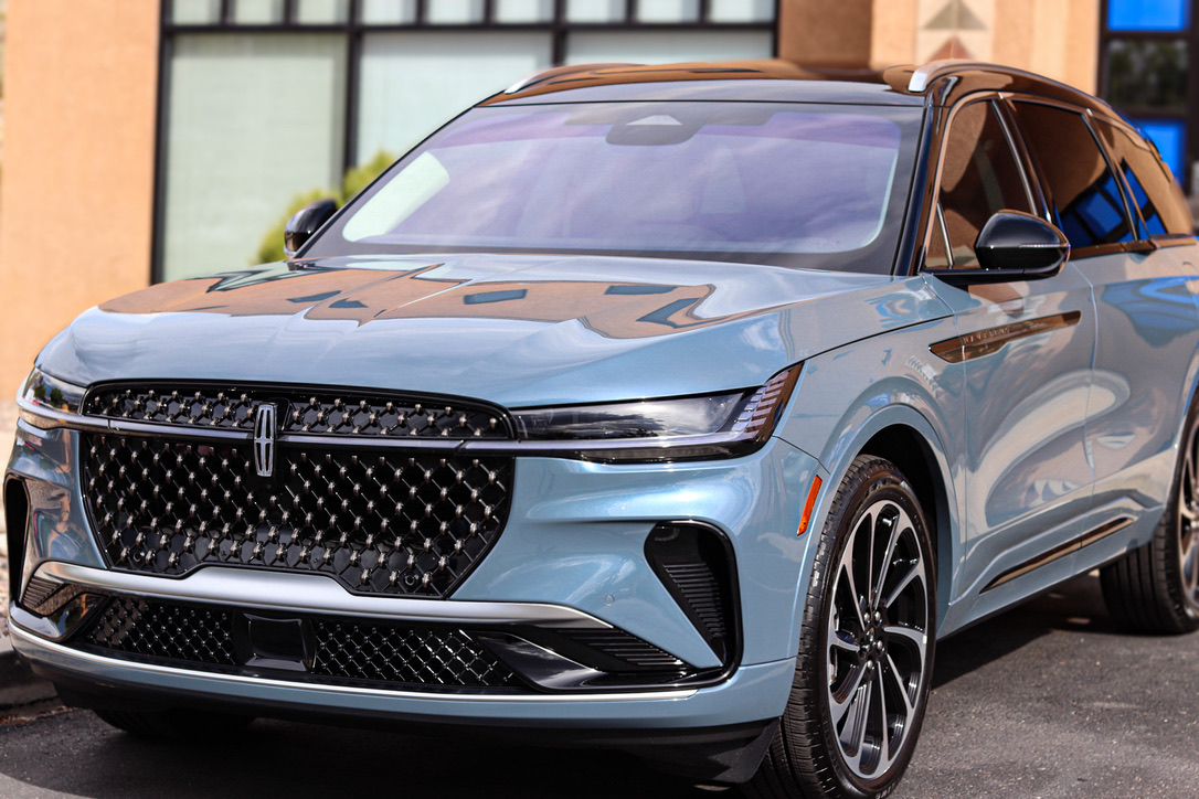 lincoln suv protected by stek paint protection film